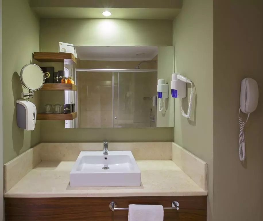 هتل کرون سرنیتی آنتالیا-Side Crown Serenity Hotel-مهرپرواز