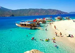 سواحل زیبا جزیره سولوادا و گردشگران