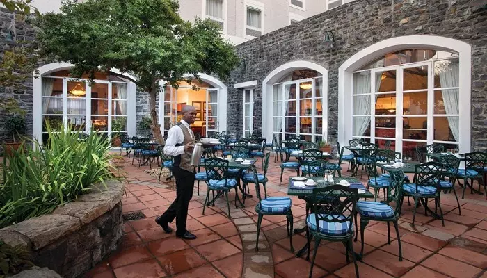 هتل کومودور کیپ تاون