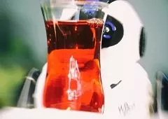 روبات و استکان چای