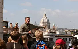 تنها یک چهارم گردشگران از راهنمای گردشگری استفاده می کنند